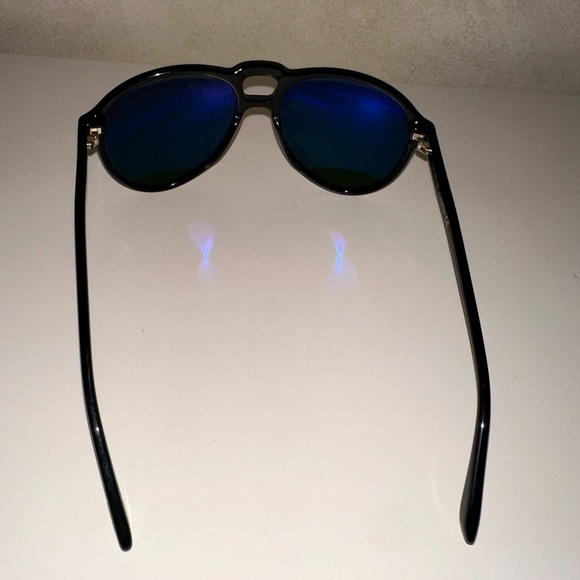 Tom Ford Sunglasses. Great condition, barely used. - Picture 7 of 7